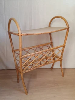 Table d'appoint, porte revues en rotin vintage