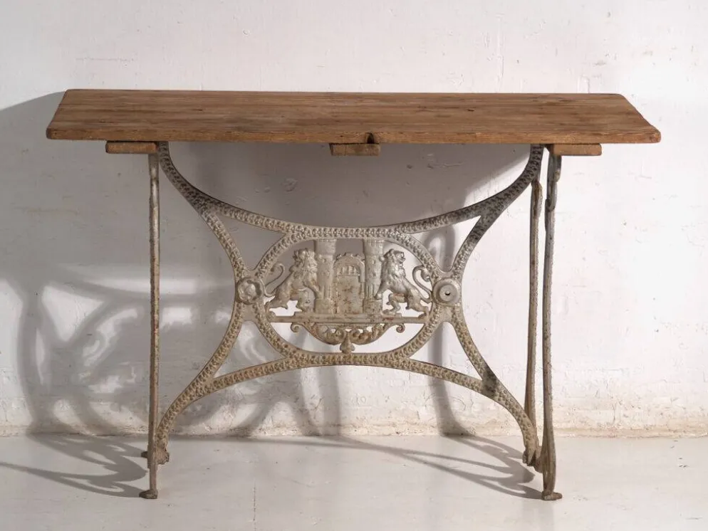 Table de jardin ancienne en fonte – Europe centrale, vers 1900
