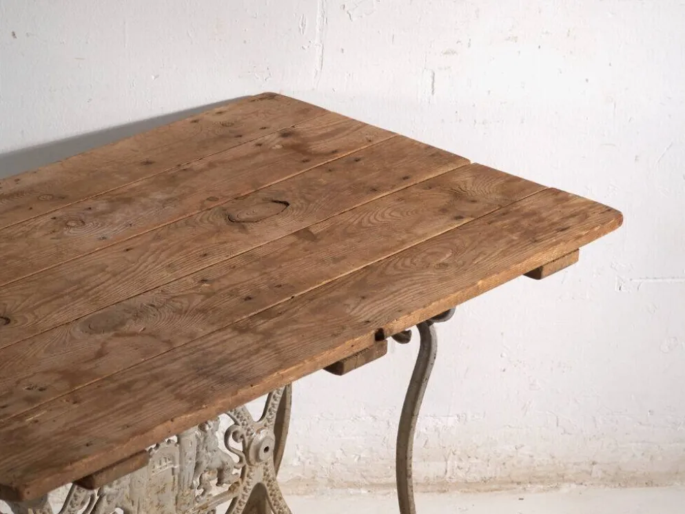 Table de jardin ancienne en fonte – Europe centrale, vers 1900
