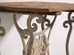 Table de jardin ancienne en fonte – Europe centrale, vers 1900