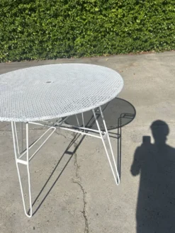 Table de jardin attribuée à Mathieu Mategot des années 1950