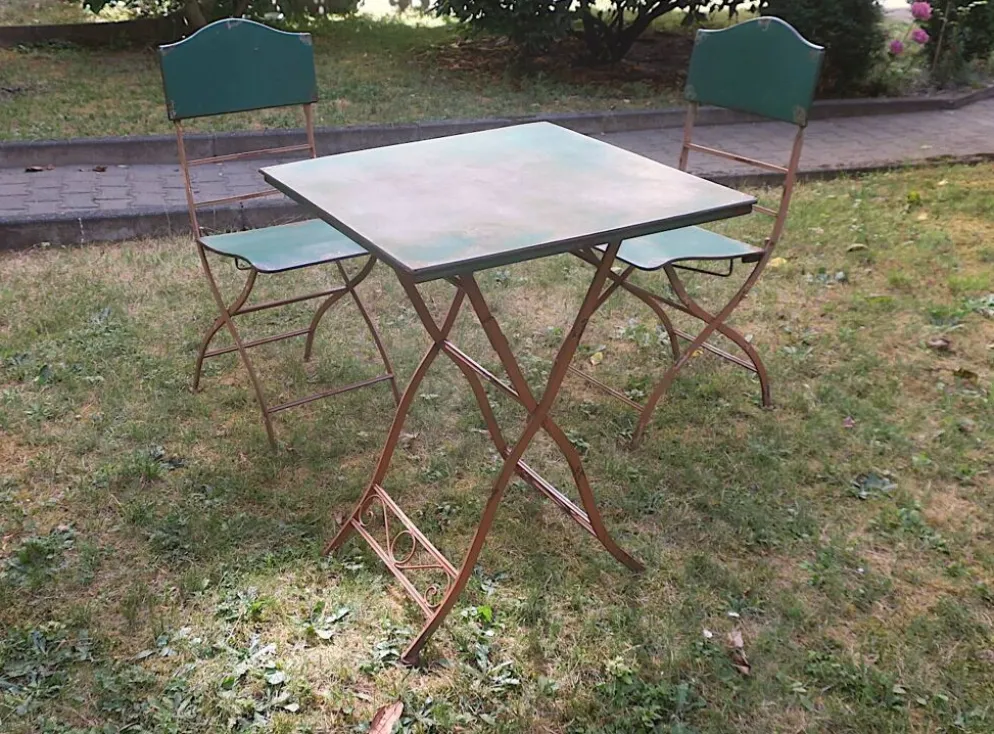 Table de jardin en fer peint, style milieu de siècle, avec 2 chaises, années 1960.