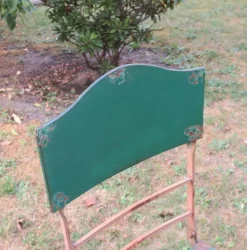 Table de jardin en fer peint, style milieu de siècle, avec 2 chaises, années 1960.
