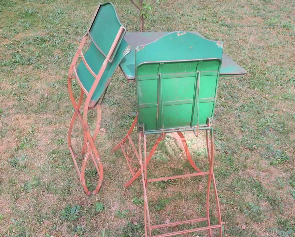 Table de jardin en fer peint, style milieu de siècle, avec 2 chaises, années 1960.