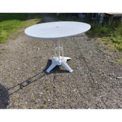 Table de jardin en fonte plateau fer
