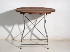 Table de jardin pliante ancienne en bois et fer – Europe centrale, vers 1950