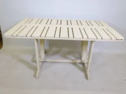 Table de jardin pliante en bois de style mid-century par Triconfort, modèle Riviera, années 1970.