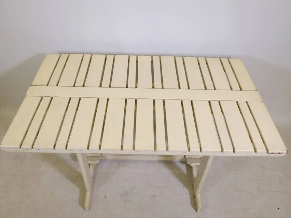 Table de jardin pliante en bois de style mid-century par Triconfort, modèle Riviera, années 1970.