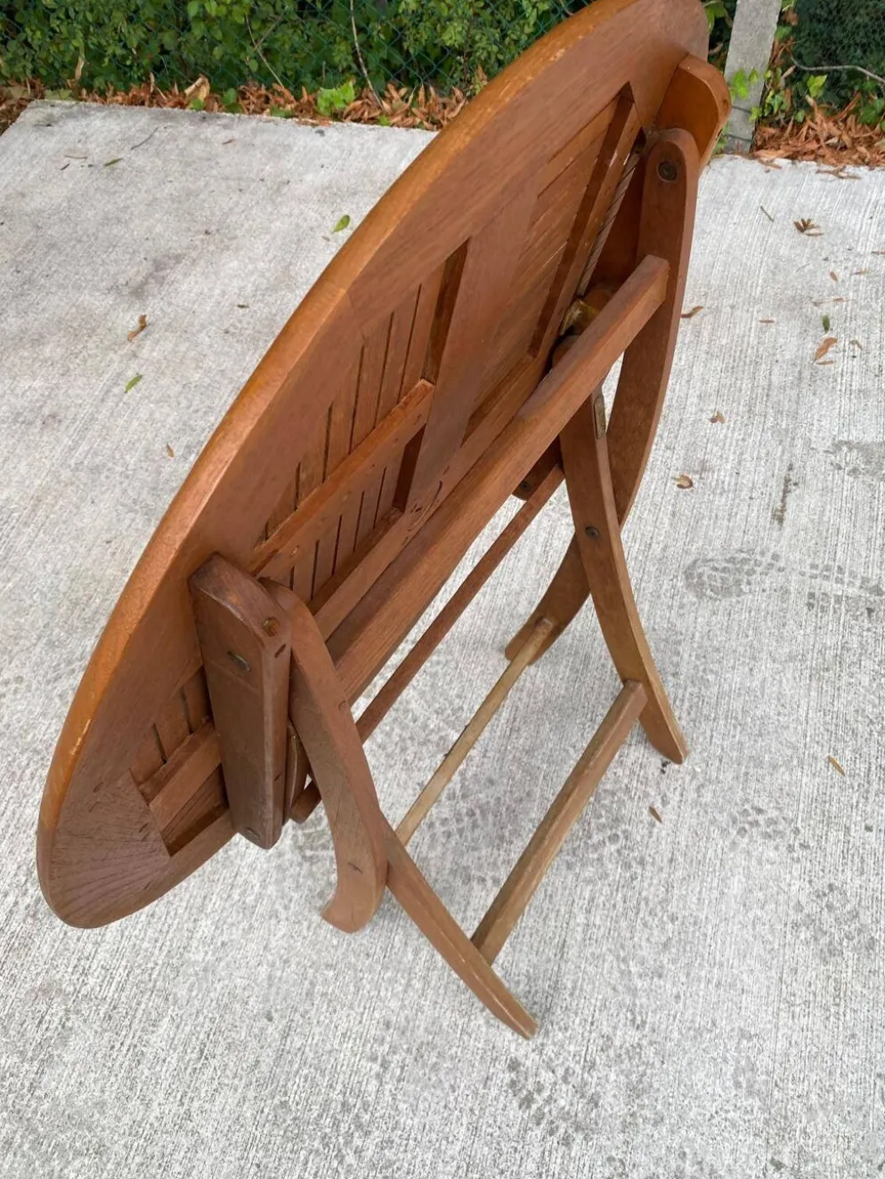 Table de jardin pliante en teck massif Proloisirs parasol 80cm