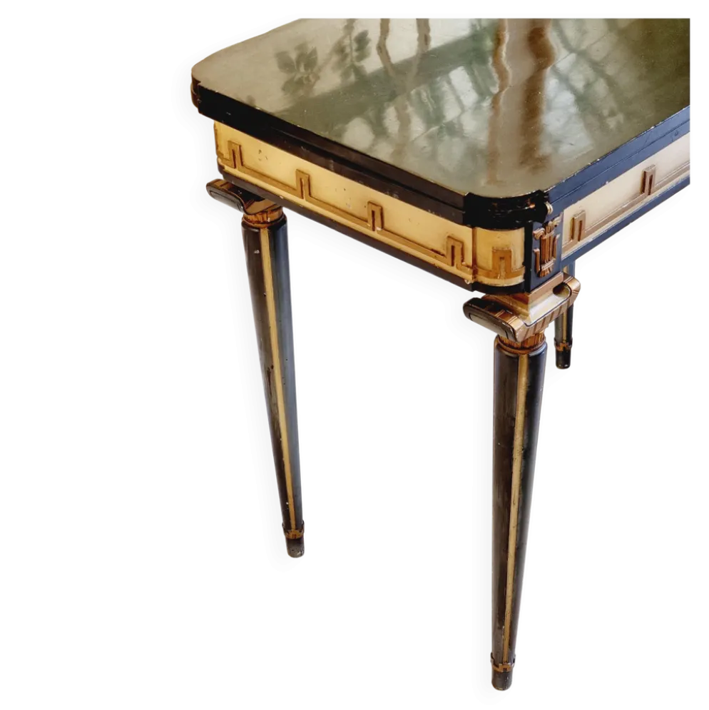 Table de jeu à décor de méandre en relief, années 1920/30.