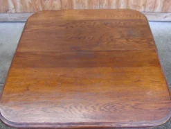 Table en chêne du 19ème siècle.
