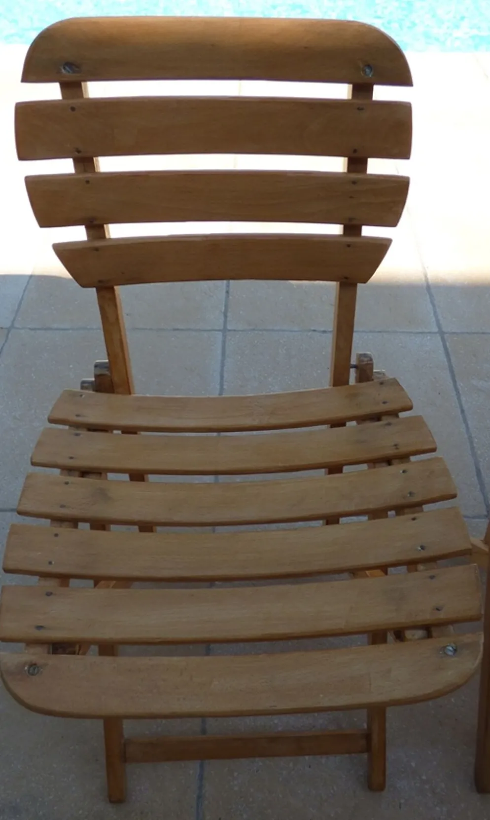 Table et 2 chaises pliantes de jardin en bois naturel
