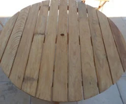 Table et 2 chaises pliantes de jardin en bois naturel