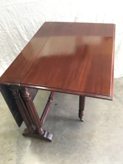 Table à thé repliable