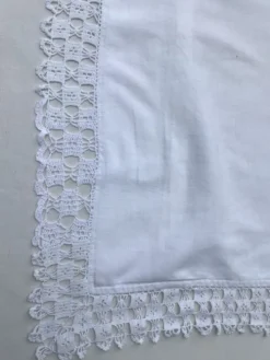 Taie d’oreiller bord crocheté main 78x74cm