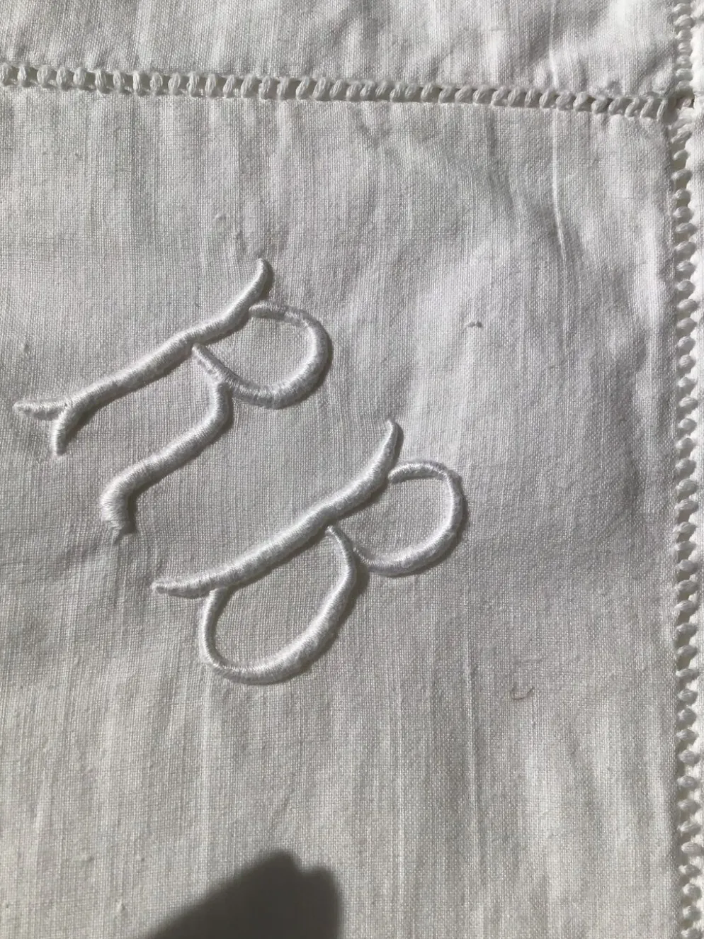 Taie d’oreiller monogramme RB jour croisé