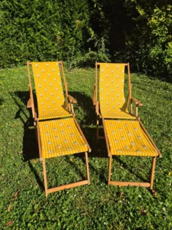 2 tansats chilienne vintage bois et toile jaune imprimé voilier avec repose