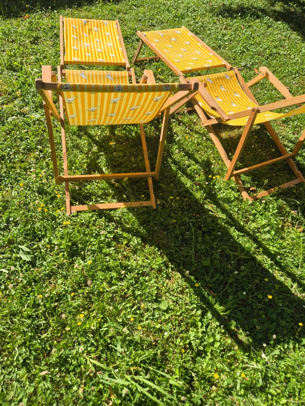 2 tansats chilienne vintage bois et toile jaune imprimé voilier avec repose