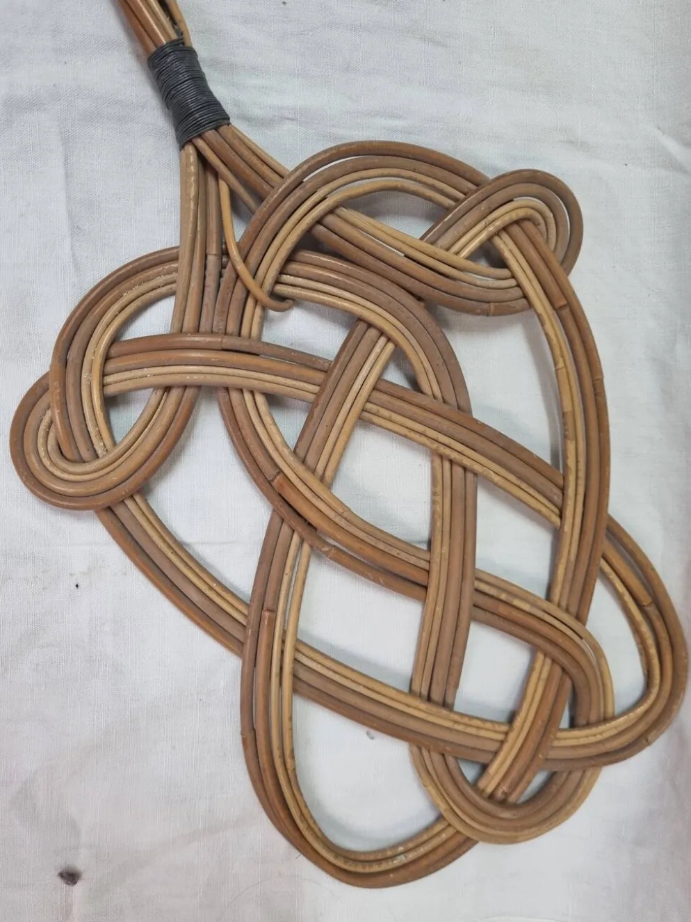 Tapette en rotin, tape-tapis de 1970