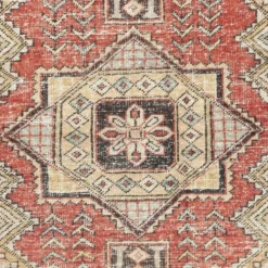 Tapis accent turc vintage. Noué à la main en Turquie. Couleurs beige et rouge.