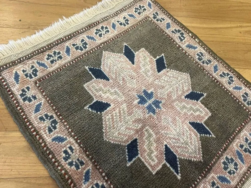 Tapis anatolien carré