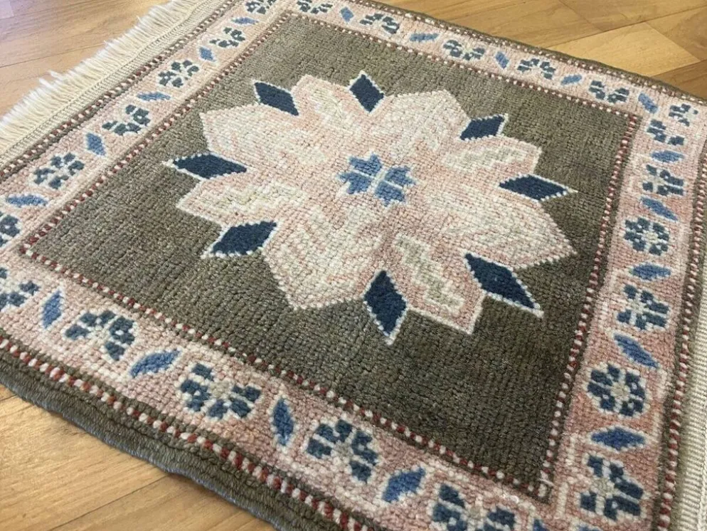 Tapis anatolien carré