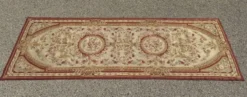 Tapis aux points noués de style Aubusson – 2.45 x 090 Mètres -