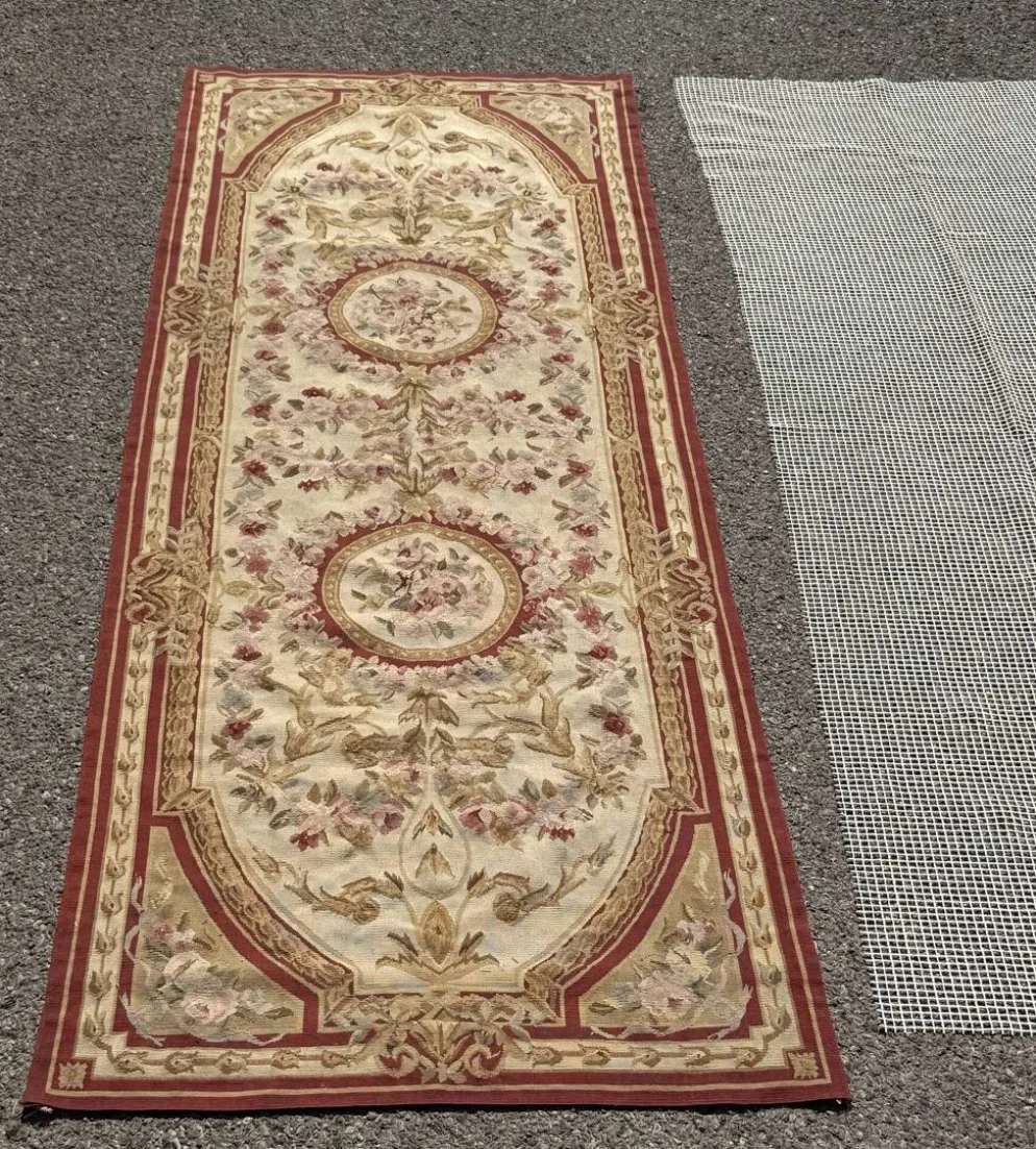 Tapis aux points noués de style Aubusson – 2.45 x 090 Mètres -