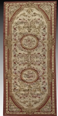 Tapis aux points noués de style Aubusson – 2.45 x 090 Mètres -
