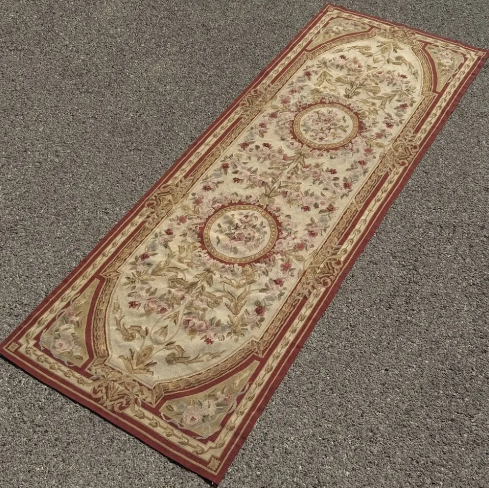 Tapis aux points noués de style Aubusson – 2.45 x 090 Mètres -