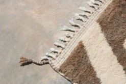Tapis Beni Ouarain tissé à la main 255×160 cm - AZ820
