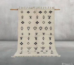 Tapis Beni Ouarain, 250 x 165 cm || 8,2 x 5,41 pieds, MS-316
