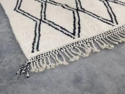 Tapis Beni Ouarain, 250 x 160 cm || 8,2 x 5,25 pieds, MS-347
