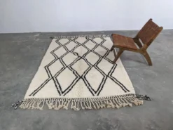 Tapis Beni Ouarain, 250 x 160 cm || 8,2 x 5,25 pieds, MS-347