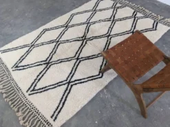 Tapis Beni Ouarain, 250 x 160 cm || 8,2 x 5,25 pieds, MS-347