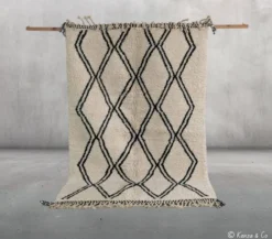 Tapis Beni Ouarain, 250 x 160 cm || 8,2 x 5,25 pieds, MS-347