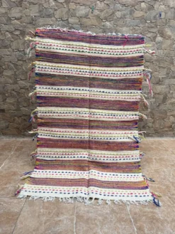 Tapis berbère kilim tissé à la main : petit tapis d'appoint marocain