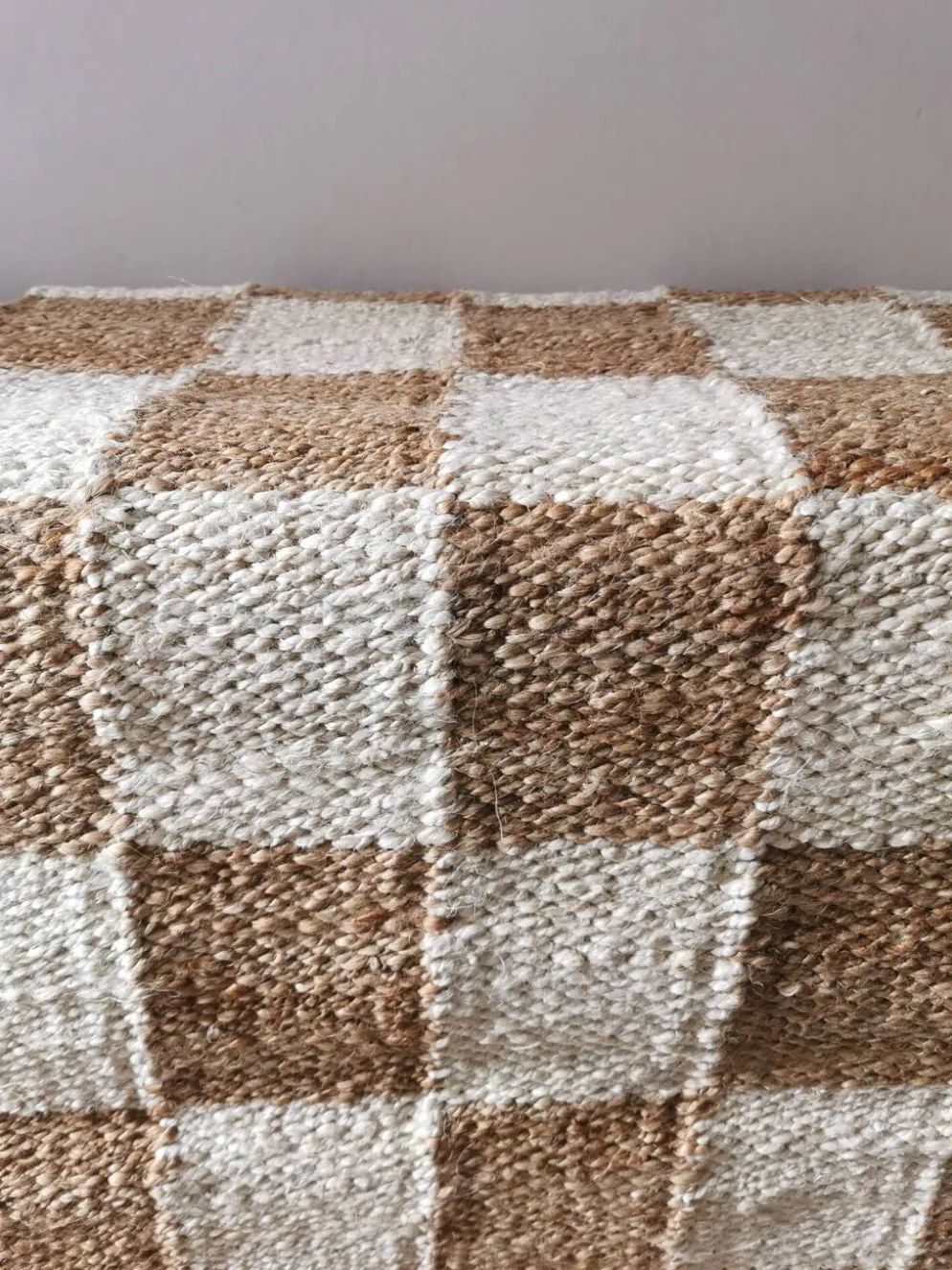 Tapis à carreaux en jute