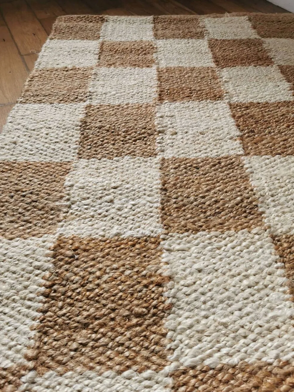 Tapis à carreaux en jute