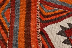 Tapis couloir vintage kilim orange et marron, motif oriental