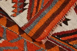 Tapis couloir vintage kilim orange et marron, motif oriental