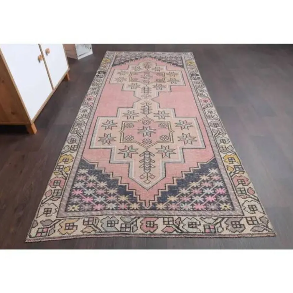 Tapis couloir vintage turc Oushak fait à la main en laine et coton rose 117x254