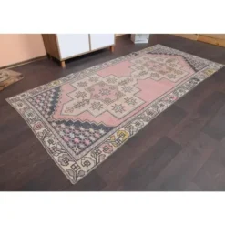 Tapis couloir vintage turc Oushak fait à la main en laine et coton rose 117x254
