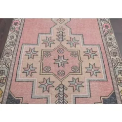 Tapis couloir vintage turc Oushak fait à la main en laine et coton rose 117x254