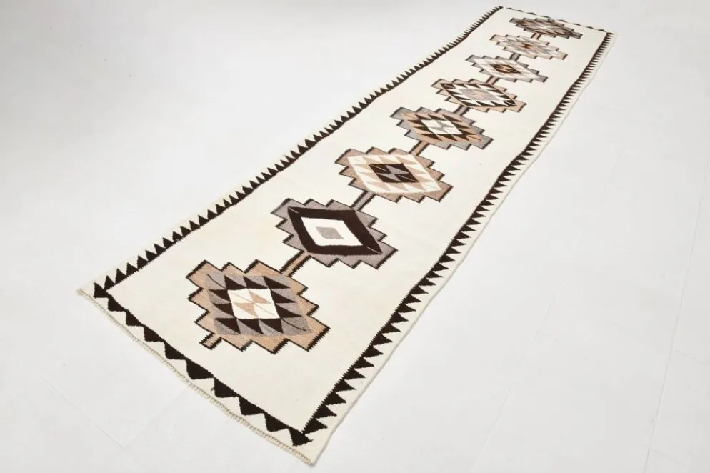 Tapis coureur tribal kilim blanc cassé et marron, 101x388 cm