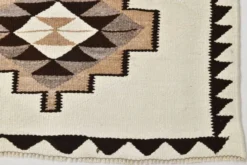 Tapis coureur tribal kilim blanc cassé et marron, 101x388 cm