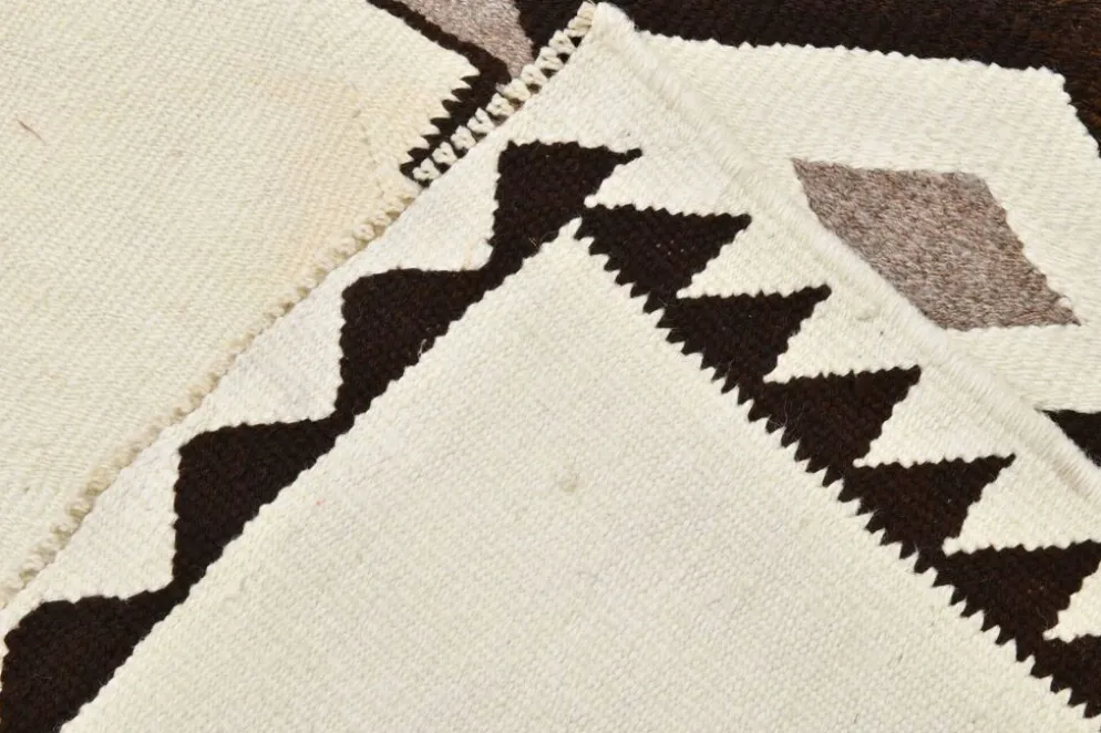 Tapis coureur tribal kilim blanc cassé et marron, 101x388 cm