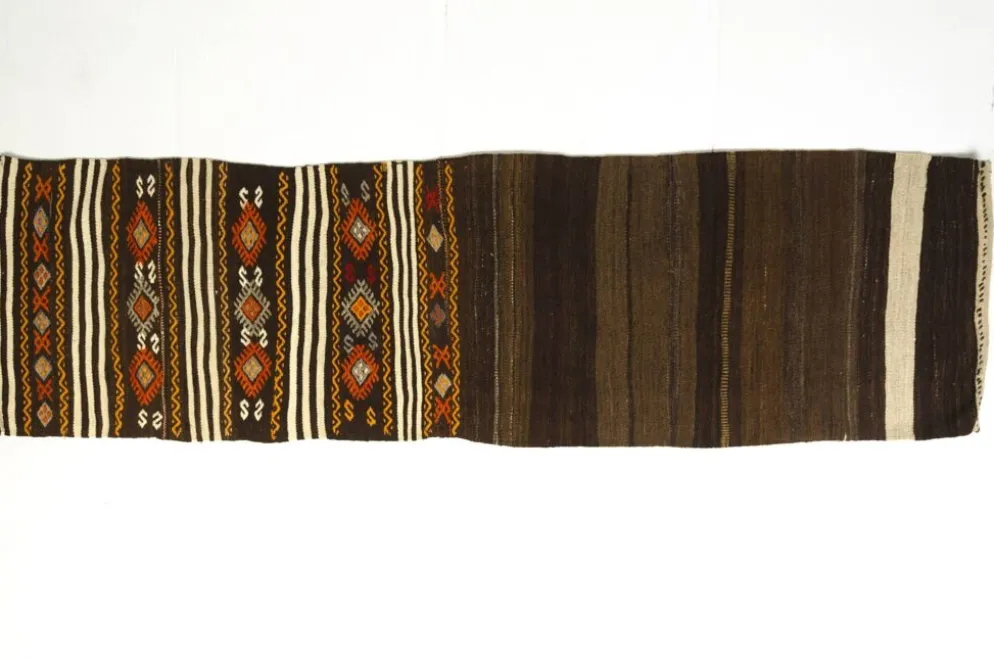 Tapis coureur turc vintage, kilim anatolien tissé à la main, géométrique aux tons terre.