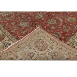Tapis d'area vintage turc unique en son genre. Tapis en laine rouge noué à la main pour le salon.