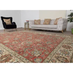 Tapis d'area vintage turc unique en son genre. Tapis en laine rouge noué à la main pour le salon.